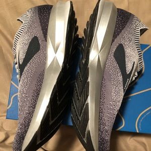 Brooks Levitate 2